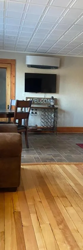 Tavern - Country Suite，位于Newport的酒店