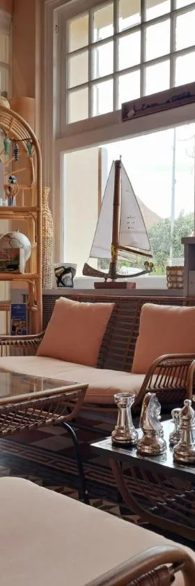 Hôtel De La Mer - Deauville Blonville - Boutique Hôtel de charme vue Mer ou Campagne - Accès direct plage，位于滨海布隆维尔的酒店