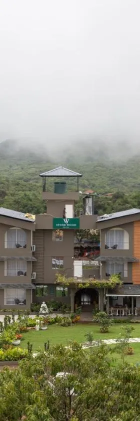 Stone Wood Hotel Amboli，位于 Amboli 的酒店