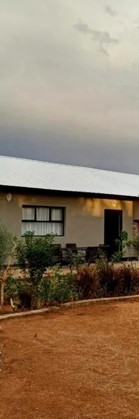 Knowhere Selfcatering Unit 2，位于奥马鲁鲁的酒店