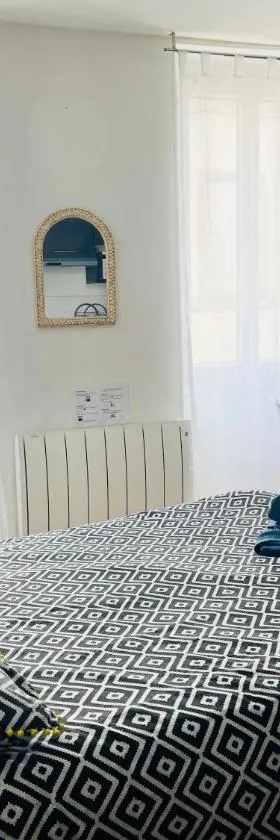 Studio cosy en centre-ville 3，位于卡斯特尔的酒店