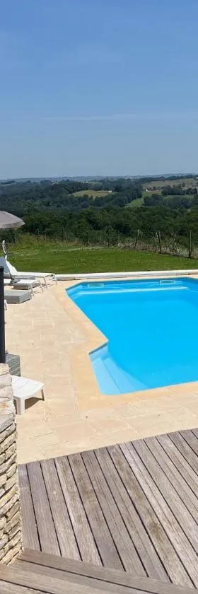 Chambre d'hôtes Domaine Cherps Spa et piscine，位于Vielleségure的酒店