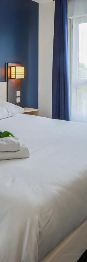 HOTEL l'EAUBONNE，位于欧博讷的酒店