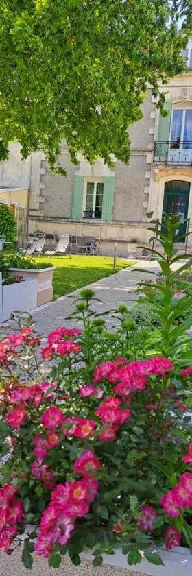 La Métairie au milieu des vignes，位于Réaux的酒店