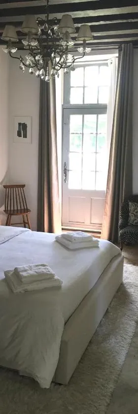 Chambre suite privée à 10km de Chambord et Cheverny，位于Neuvy的酒店