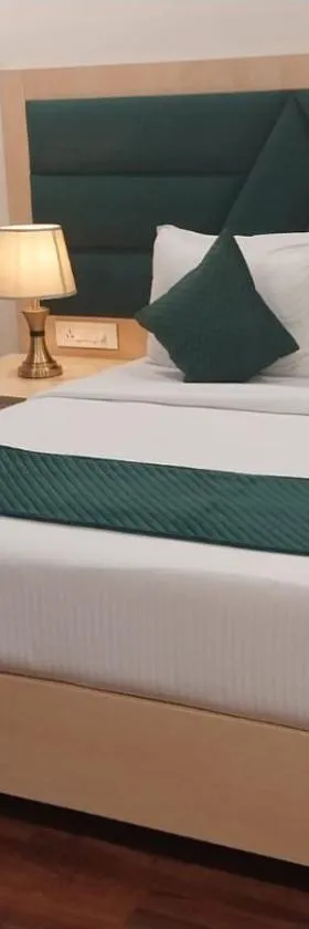 ECONOH HOTEL，位于Anakāpalle的酒店