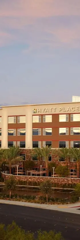 Hyatt Place Las Vegas at Silverton Village，位于拉斯维加斯的酒店