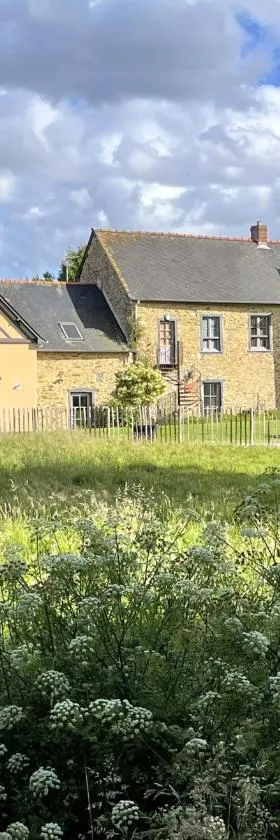 Appart' d'hôtes , ch et gîte au Manoir de la Haute Pilais，位于尚特皮的酒店