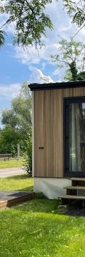 Camping Les Portes de Sancerre，位于圣萨蒂尔的酒店