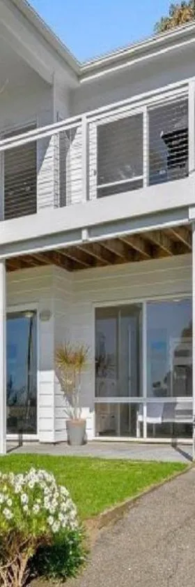 Whiteport by Wine Coast Holiday Rentals，位于Port Willunga的酒店