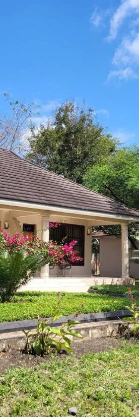 Tan-Swiss Inn，位于Mikumi的酒店