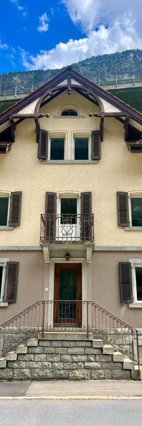 Hotel - Haus Biasca，位于古尔特纳伦的酒店