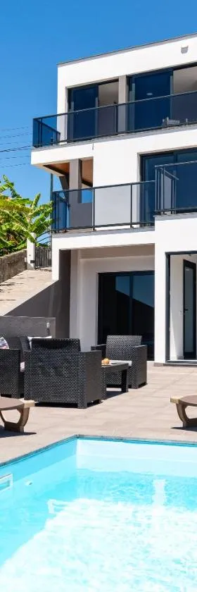 Casa Antonette, Lovely house with a pool，位于卡列塔的酒店