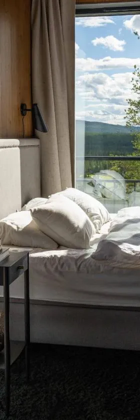 The Riverside Mountain Lodge - 110sqm clam luxury - including bed linens, towels,，位于伊德勒的酒店