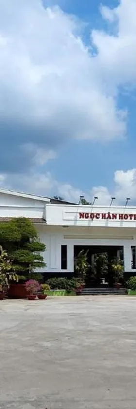 Khách Sạn Ngọc Hân，位于Tinh Bien的酒店