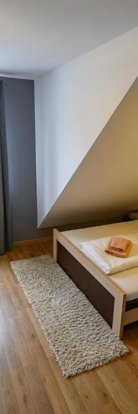 Hotel Restauracja Sara，位于Laskowa的酒店