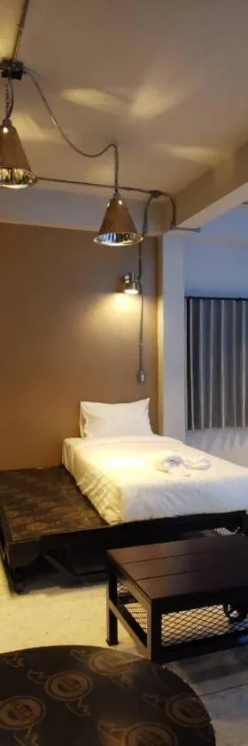 MonkeyArt Hotel&Cafe，位于坤西育府的酒店