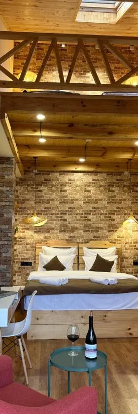 Berkri Gastro Yard & Guest House，位于Yenokavan的酒店