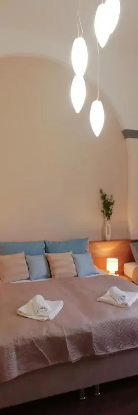 Mohács Korona Apartman，位于莫哈奇的酒店