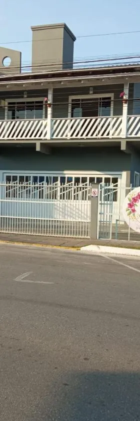 Hostel e Pousada Orquídea，位于Araquari的酒店
