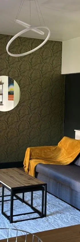 F2 cosy au centre de La Châtre，位于拉沙特尔的酒店