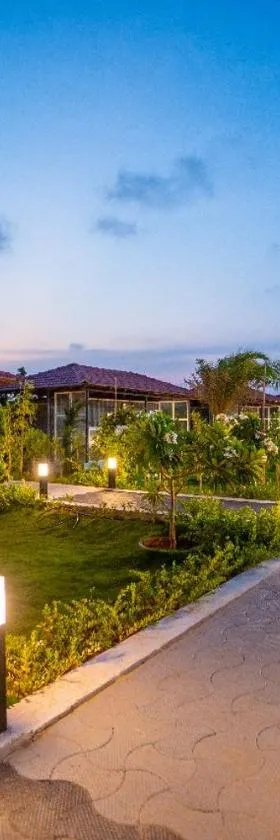 Dusk and Dawn Beach Resort，位于拉米斯瓦拉姆的酒店