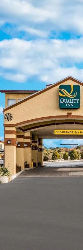 Quality Inn Ozona I-10，位于奥佐纳的酒店