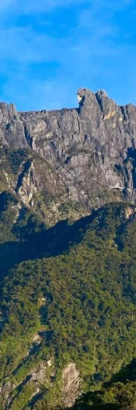 Komfy Kundasang Cabin & Campsite, Mesilau Mount Kinabalu，位于Kamburongoh的酒店