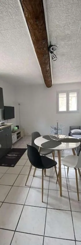 Appartement cosy，位于萨朗科的圣洛朗的酒店