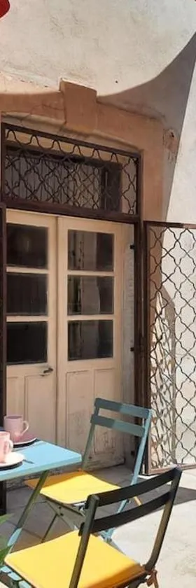 Studio avec terrasse，位于克雷斯的酒店