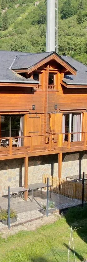 Chalet 6 dans les Pyrénées proche d'Andorre，位于约斯皮塔莱普雷朗多尔的酒店