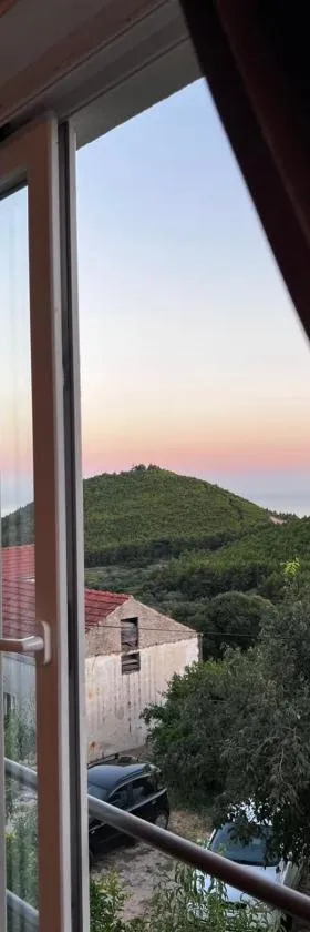 Peaceful oasis with sea view and parking spot，位于巴比诺波尔杰的酒店