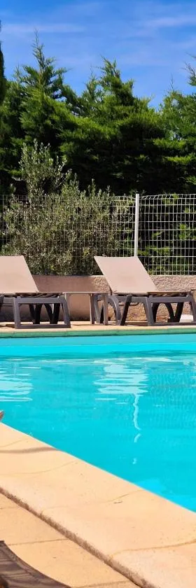 Logis Hôtel Le Mistral - Restaurant - Montélimar Sud，位于蒙特利马尔的酒店