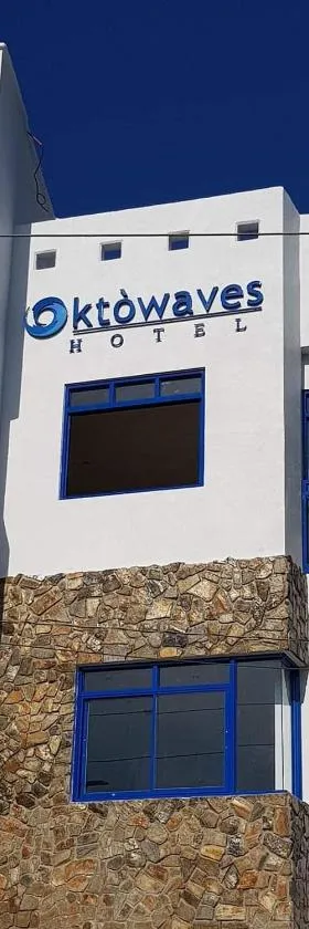Oktowaves hotel Beach resort，位于纳苏格布的酒店
