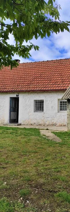 Stone house，位于普卢日内的酒店