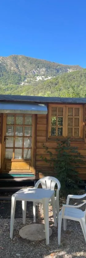 la roulotte chez Camille，位于Veynes的酒店