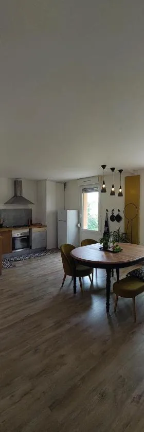 L'atelier, Dépendance à la campagne，位于Teulat的酒店