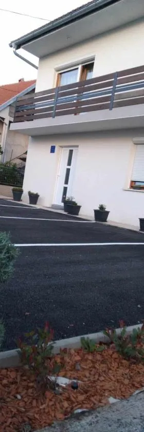 Apartman Basarac，位于Gračac的酒店