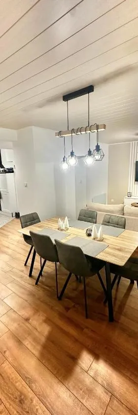 Appartement chaleureux，位于Saint-Florent-sur-Cher的酒店