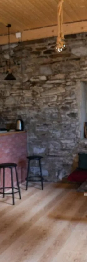 Rusikos guest house，位于Oni的酒店