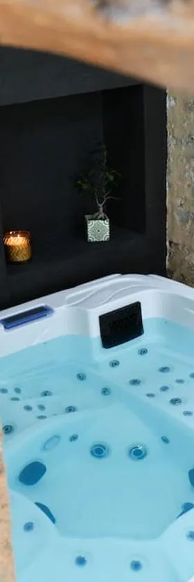 Jacuzzi idyllique à 1h de Paris，位于Greneville-en-Beauce的酒店