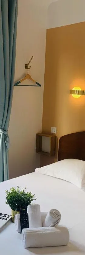 Hôtel Fine，位于安格雷的酒店