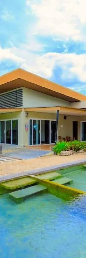 Saline Hot Spring Resort นำ้พุร้อนเค็ม รีสอร์ท，位于Ban Nam Ron (1)的酒店