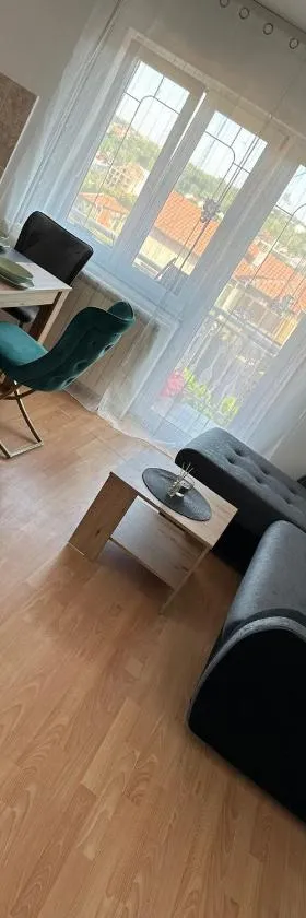 Apartman Fenix 2，位于Mirijevo的酒店