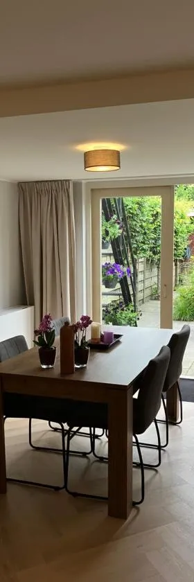 B&B Schiphol Amsterdam，位于Rijsenhout的酒店
