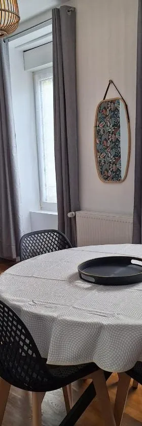 Appartement RDC centre ville - Local vélos disponible，位于马耶讷的酒店