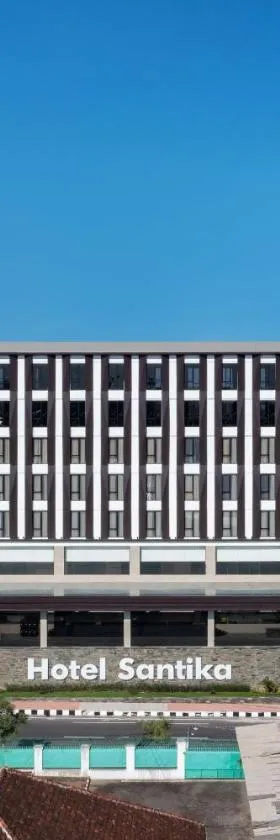 Hotel Santika Blitar，位于勿里达的酒店