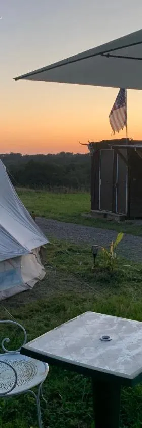 La Tente Tipi au Ranch du Bonheur，位于Tourtouse的酒店