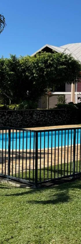 Appartement F2 résidence calme avec piscine SAINT-ANDRE，位于圣安德烈的酒店