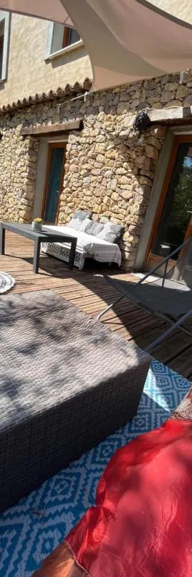 Studio Bas de villa avec grande terrasse，位于Piedigriggio的酒店